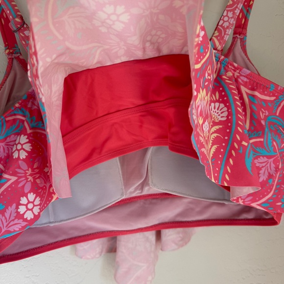 Torrid Women's Pink‎ Floral Swimsuit Bikini Top Size 3 - Picture 4 of 9